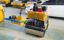 XCMG Official 800 kg Weight Small Double Drum Road Roller with High Performance XMR083 for Sale